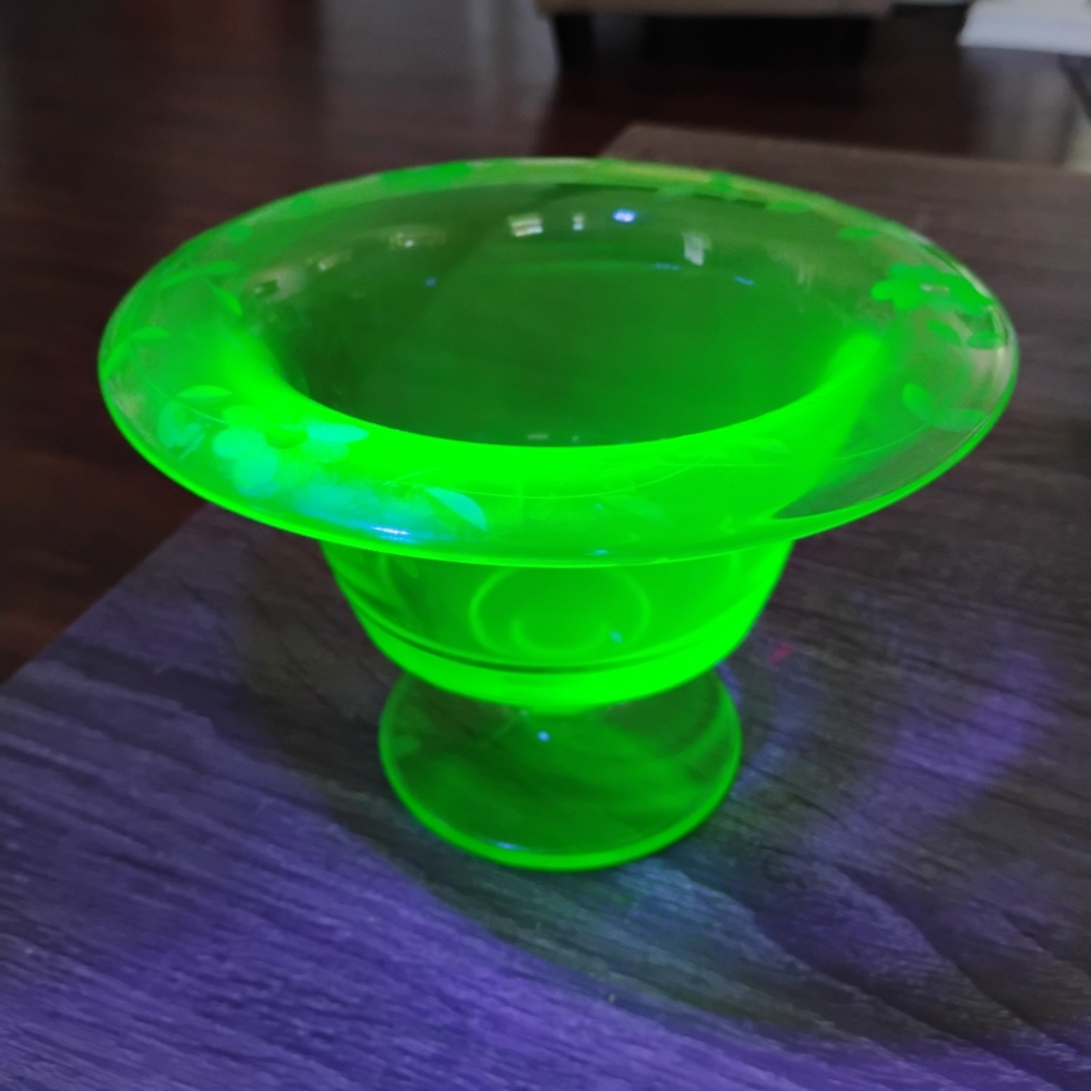 Vintage Uranium Etched Flowers glass